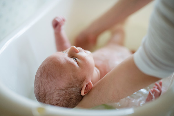 Bebeğin Banyosu Nasıl Olmalıdır